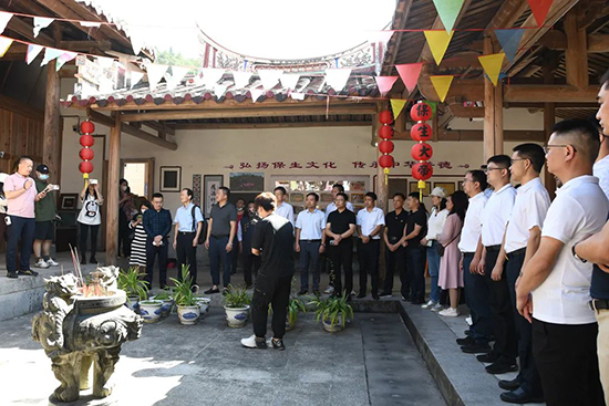 13 振興茶產(chǎn)業(yè) 媒體來(lái)助力 廈門(mén)市安溪商會(huì)組織媒體記者走進(jìn)安溪茶鄉(xiāng)847.png