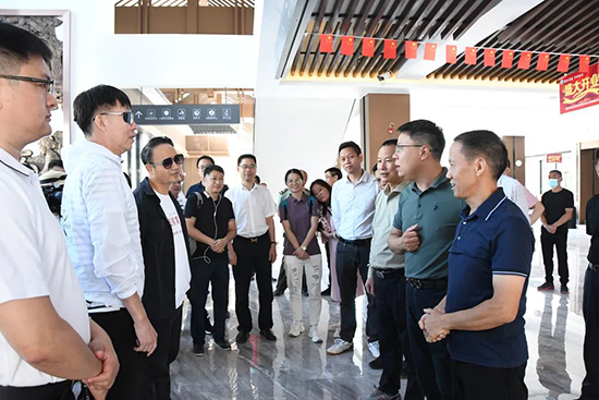 13 振興茶產(chǎn)業(yè) 媒體來(lái)助力 廈門(mén)市安溪商會(huì)組織媒體記者走進(jìn)安溪茶鄉(xiāng)919.png